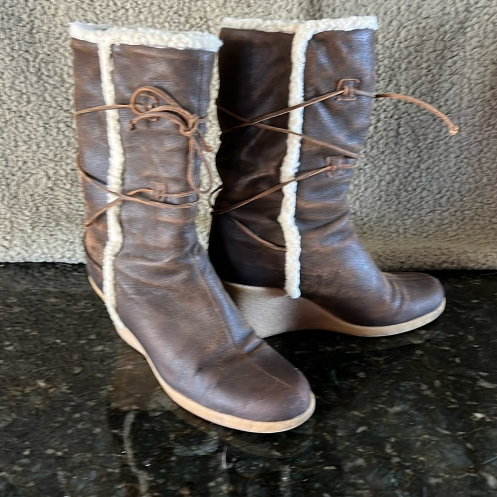 Michael Kors sherpa lined boots
